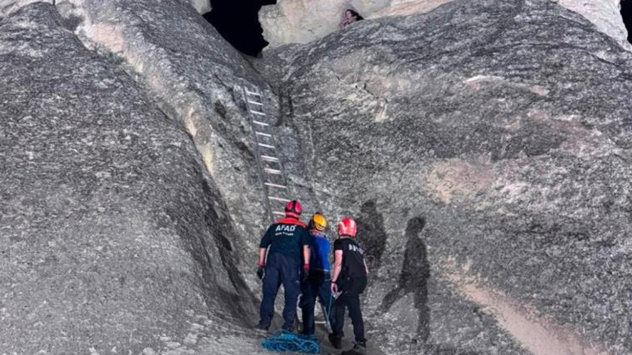 Nevşehir Paşabağları’nda peribacasında mahsur kalan turist AFAD tarafından kurtarıldı